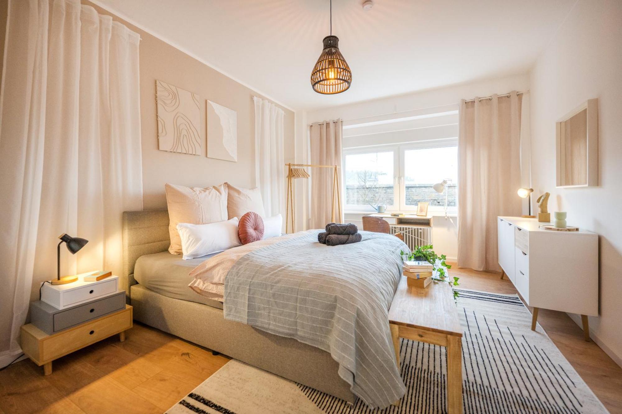 Neu: 100M² - Ideal Fuer Familien/Geschaeftsr. - Hbf Koblenz  Buitenkant foto